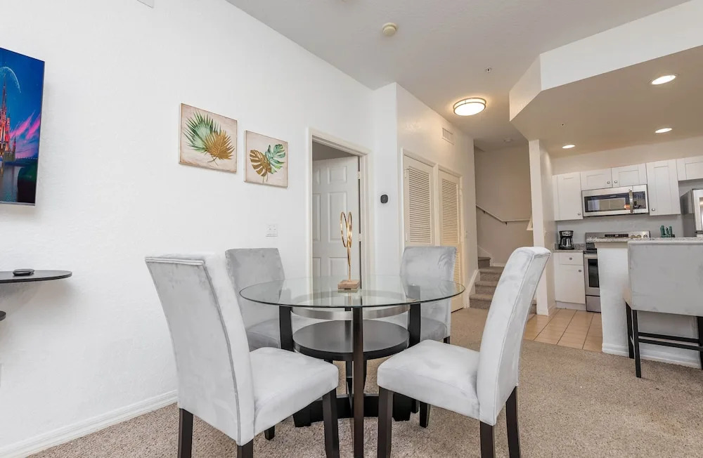 Fantastic Townhouse With a Themed Room Near Disney by Redawning