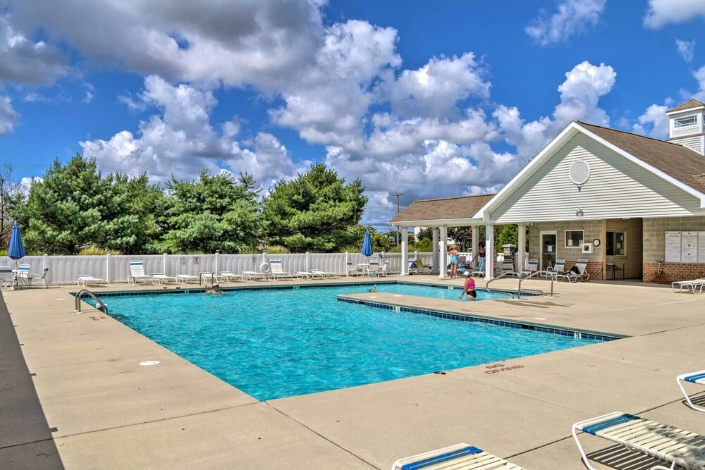 Porch & Community Perks: Walkable Lewes Condo