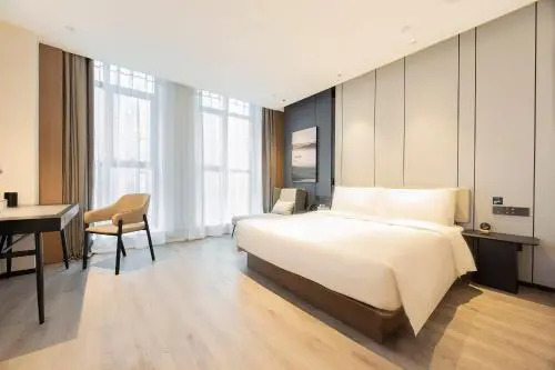 Atour Hotel Zhengzhou East Station Longzi Lake