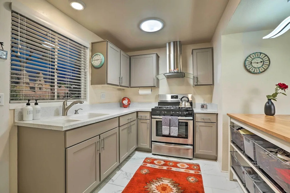 Lovely Green Valley Abode w/ Community Pool!