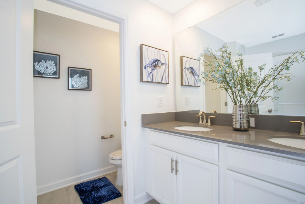 Gorgeous 4Bd w Pool Close to Disney Storey Lake 4289