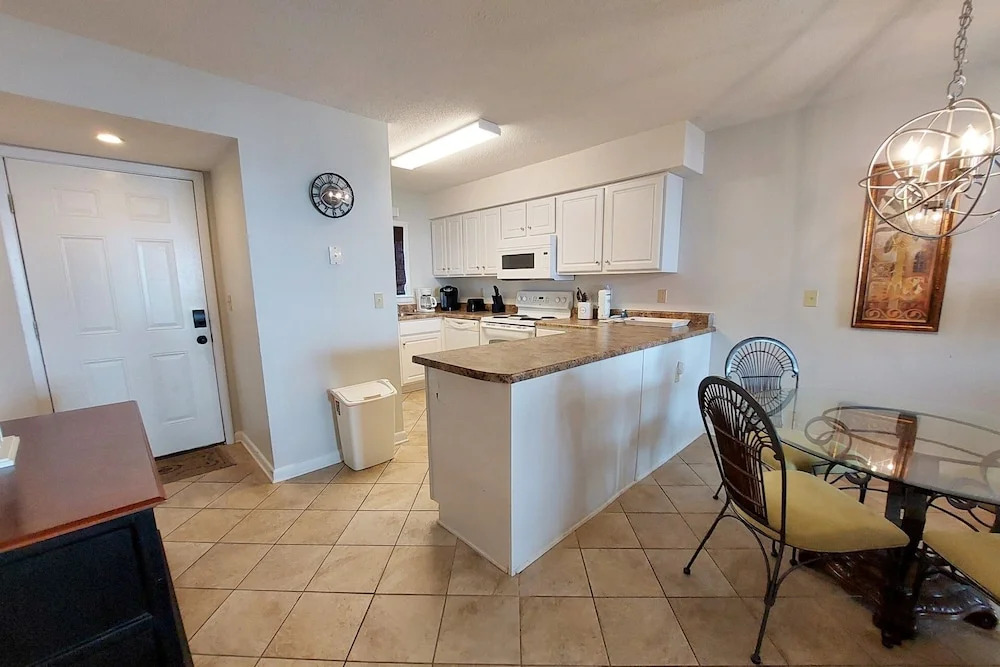 Seaside Beach & Raquet Club 3104 2 Bedroom Condo by Redawning