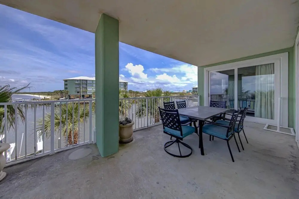 Bayfront Spacious Condo for Boat Lovers and Steps to White Sands of Fort Morgan