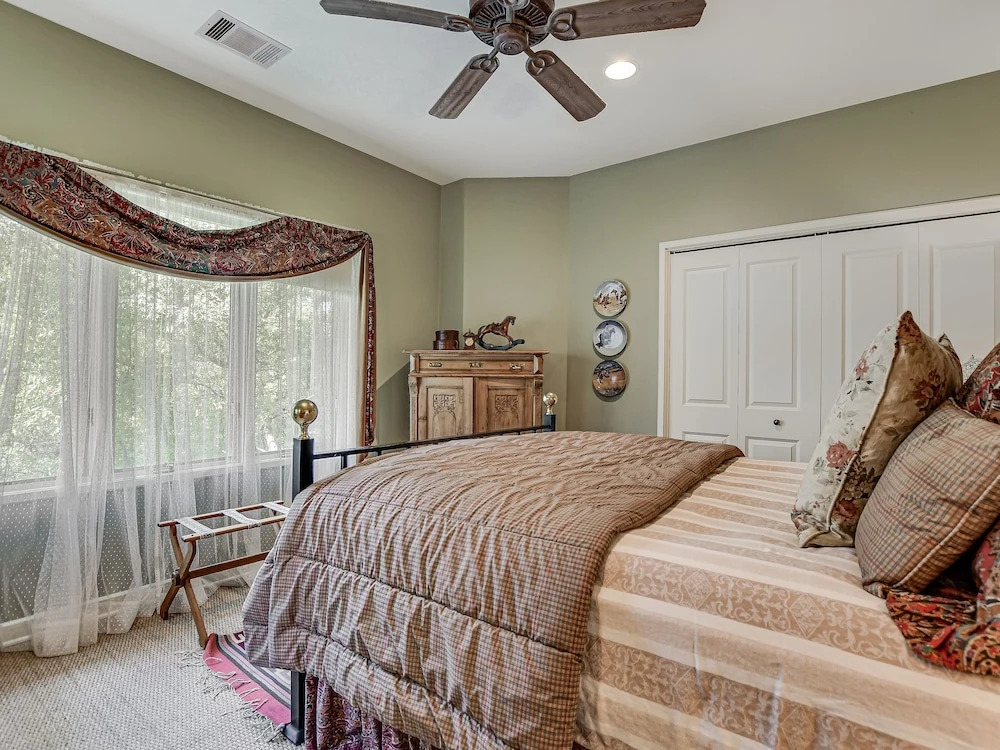 The Above Lake Austin Premiere 8 Bedroom Estate