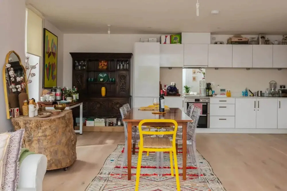 Eclectic 2 Bedroom Apartment in Shoreditch With a Balcony
