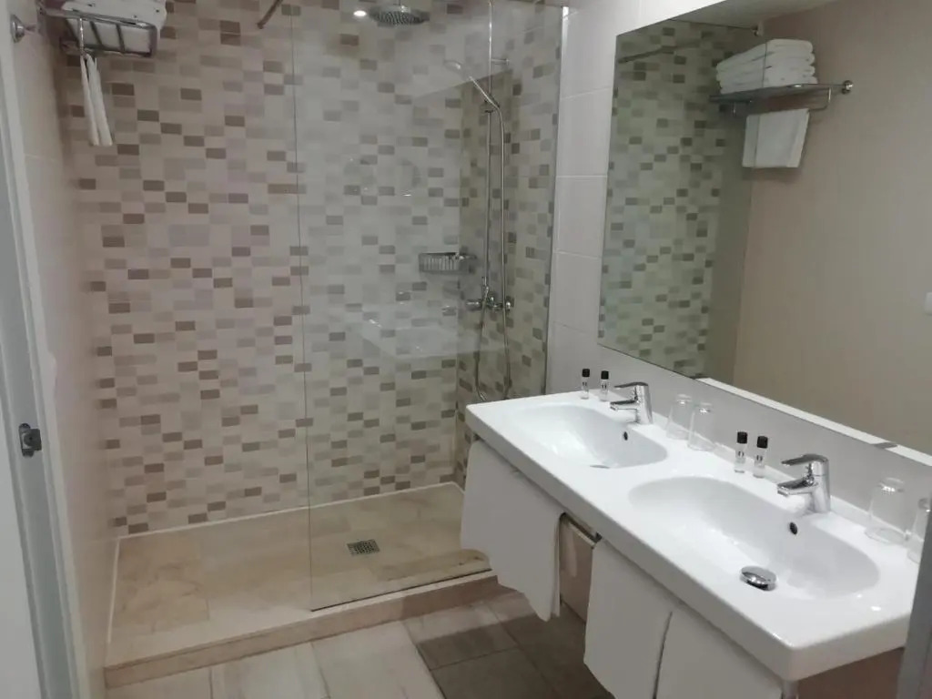 Hostal Es Pi - Emar Hotels