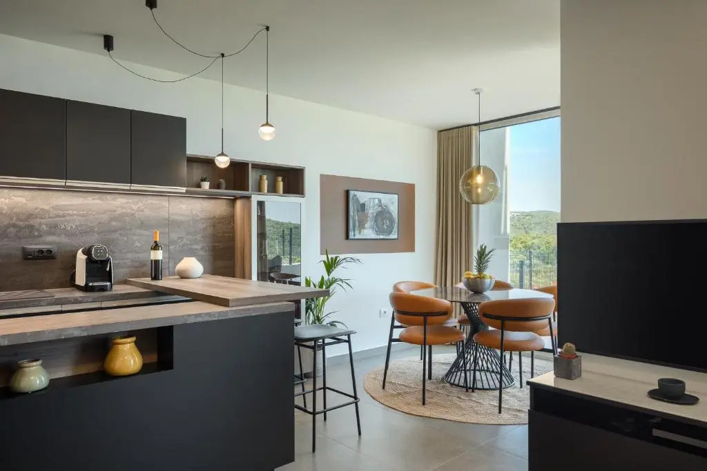 Royal Hilltop Residence
