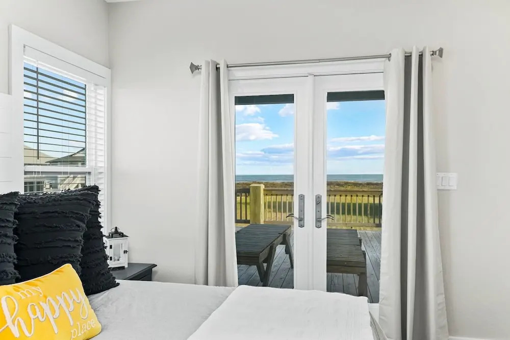 Stay Awhile 4 Bedroom Home by RedAwning