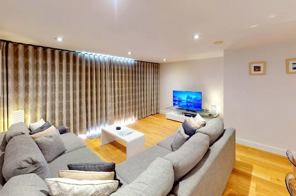 SAUNTON POINT BREAK 2 Bedrooms
