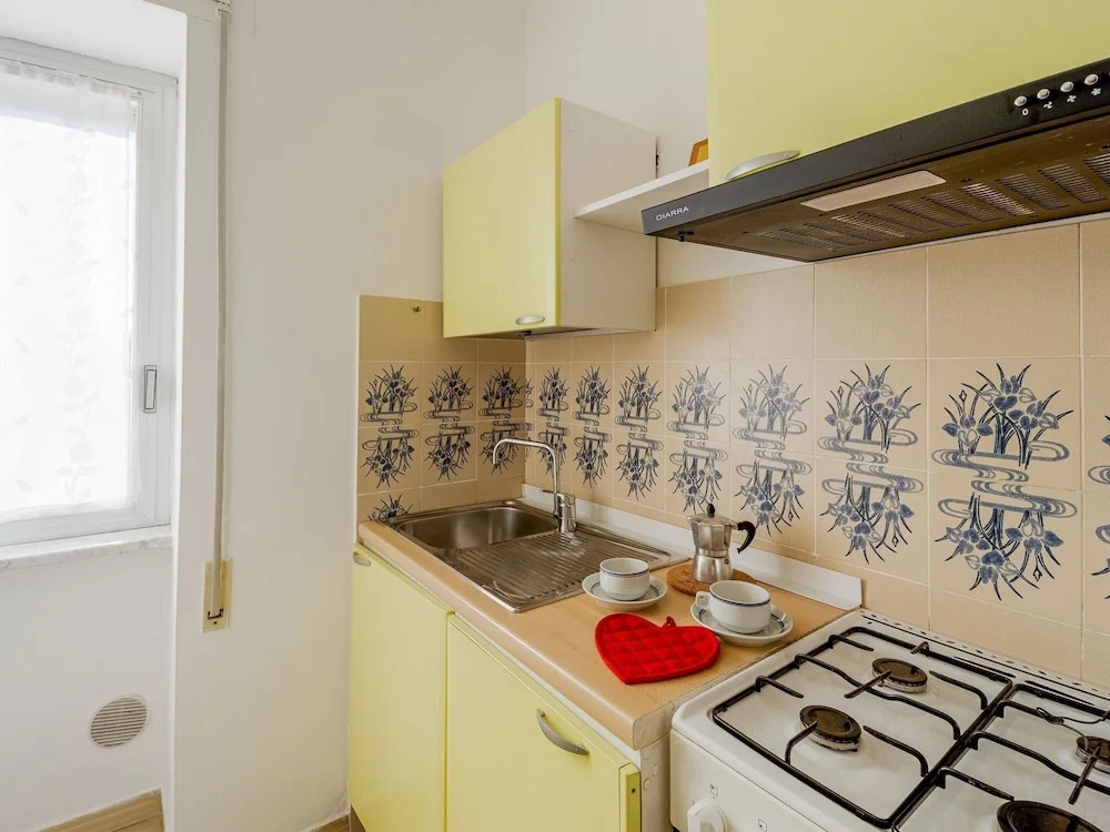 Loano Apartment With Pool for 6