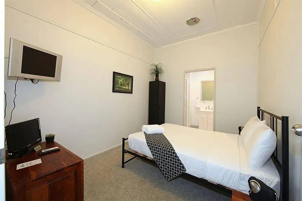 Alexandra Lodge