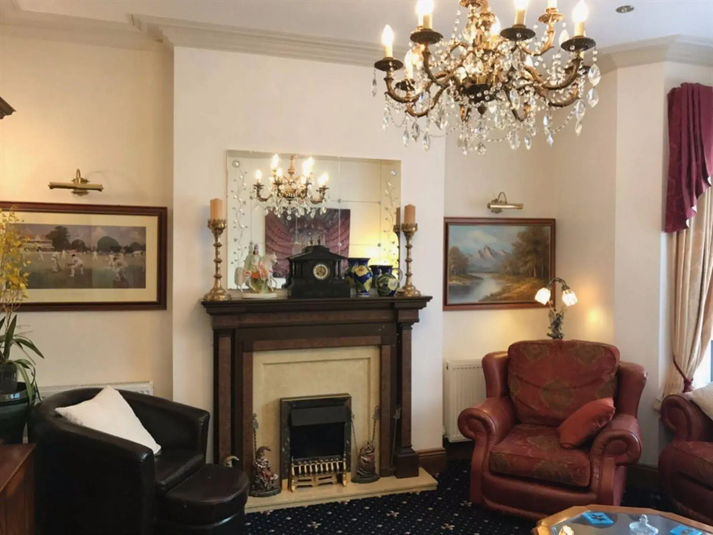 Pelham Lodge