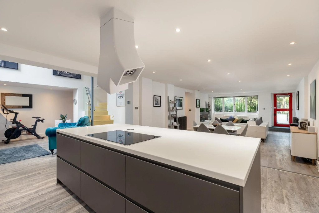 Luxury Architect Designed Apt 13 Mins to Royal mile