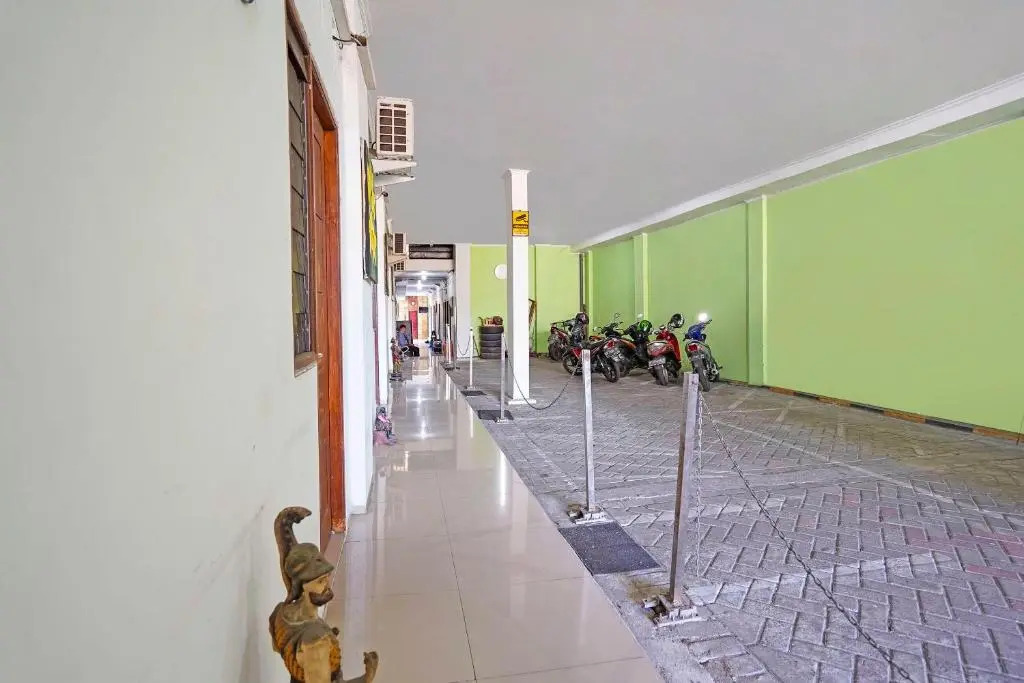 OYO Life 91670 Mannsur Homestay Syariah
