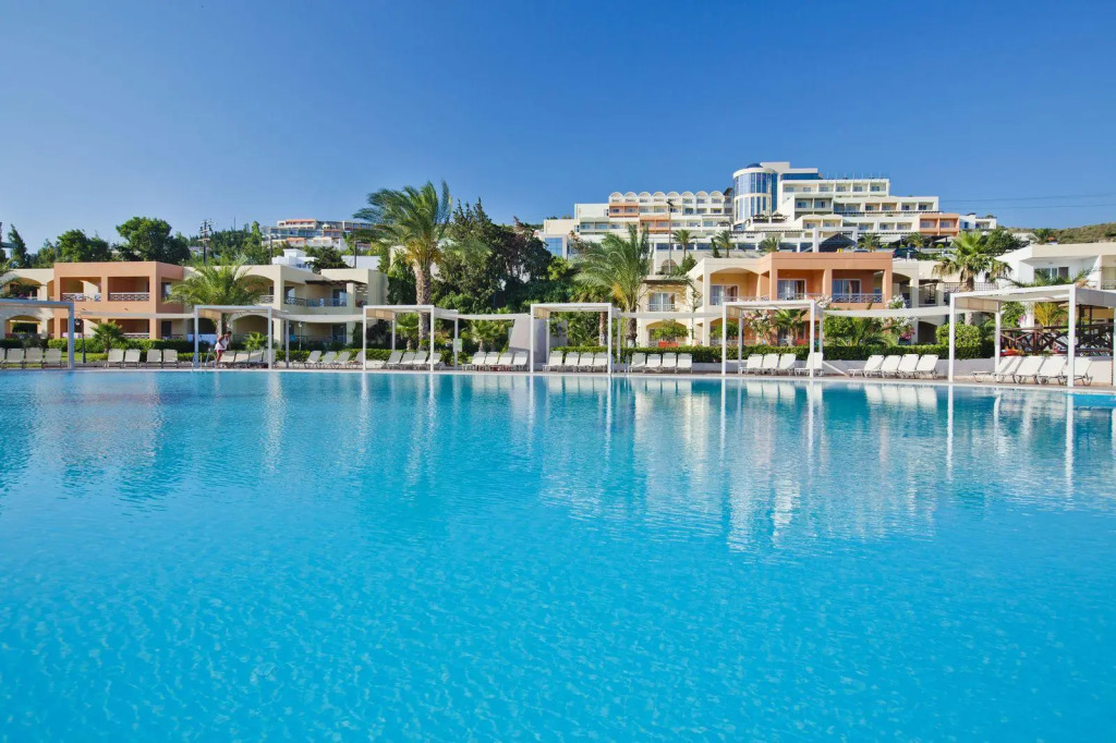 Kipriotis Maris Suites by Anayia All Inclusive Resorts