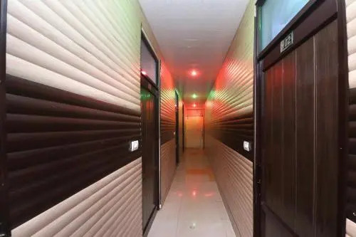 OYO 28162 Hotel Prince