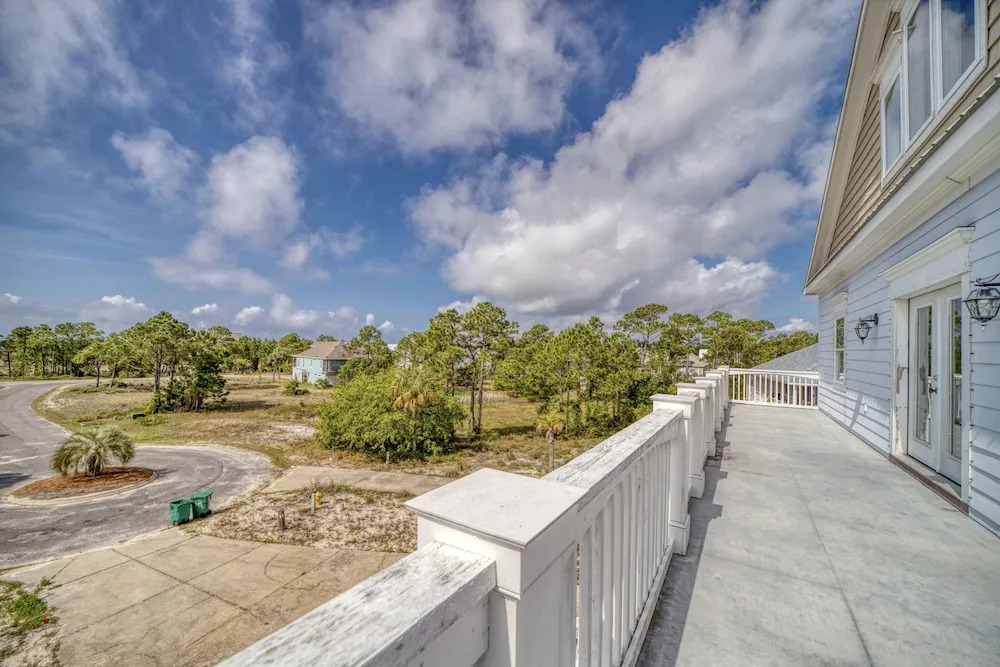 Purple Parrot - You Will Be Amazed At The Panoramic Island Views From The Third Floor Crows Nest! 4 Bedroom Home by RedAwning