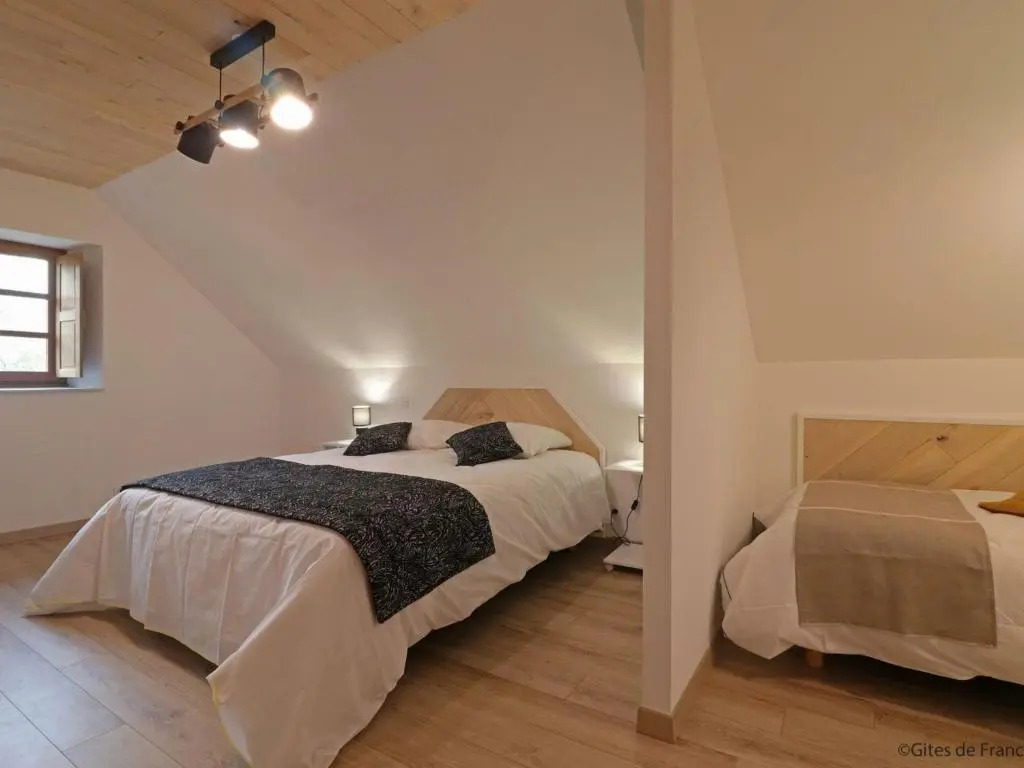 Maison authentique près dun étang avec animaux acceptés, linge et ménage inclus - FR-1-497-142