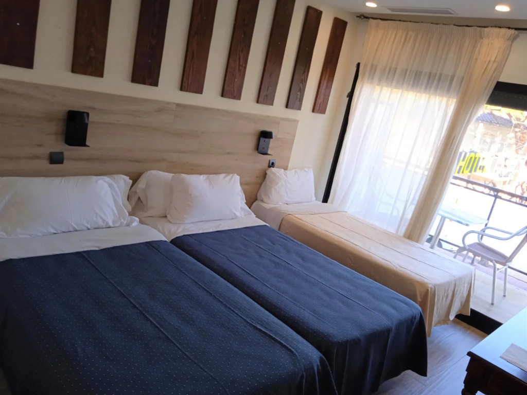 Hotel 153