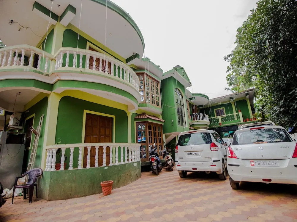 OYO 14233 Home Seaside 2BHK Calangute Beach