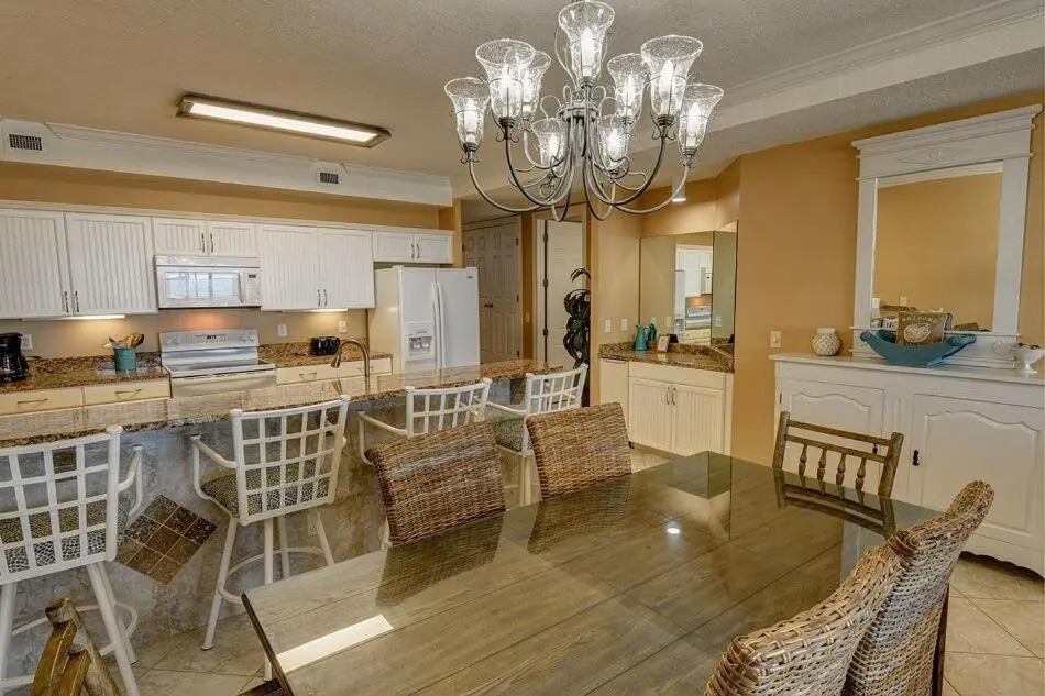 Grand Pointe 411