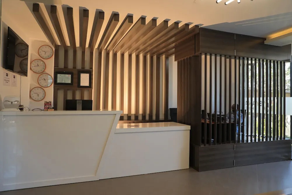 Eyana Hotel