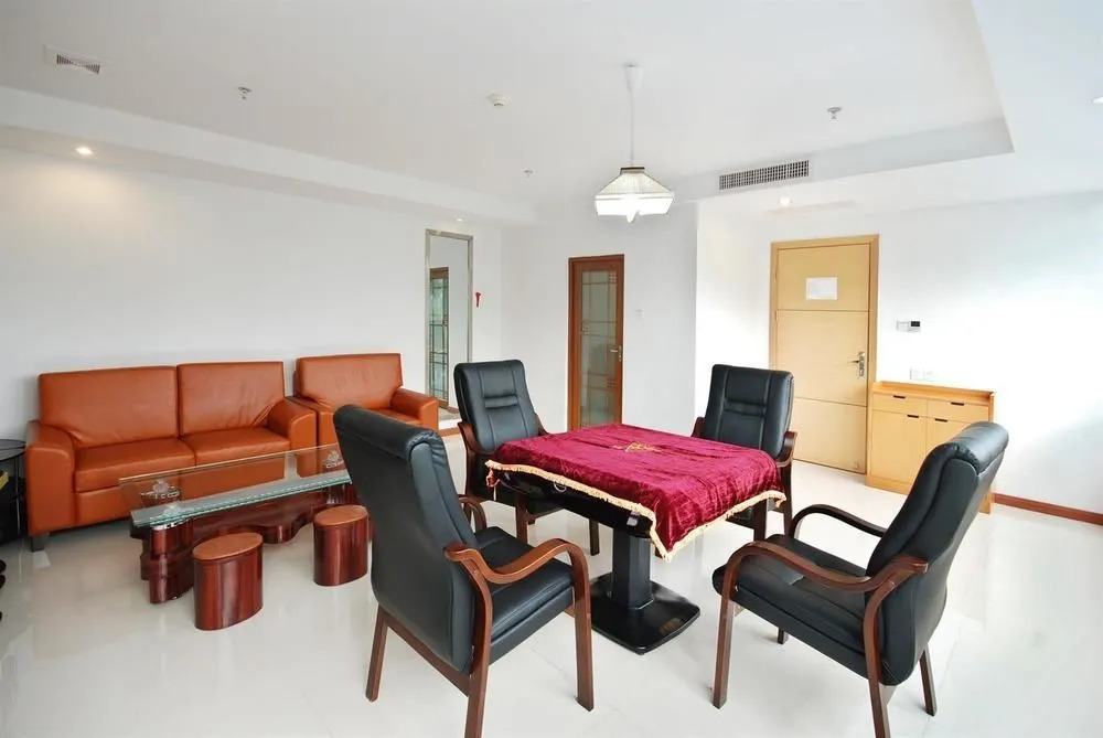 Longquan Xuri Hotel
