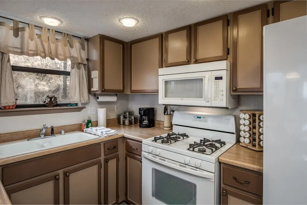 Enhanted Moose - Three Bedroom Cabin