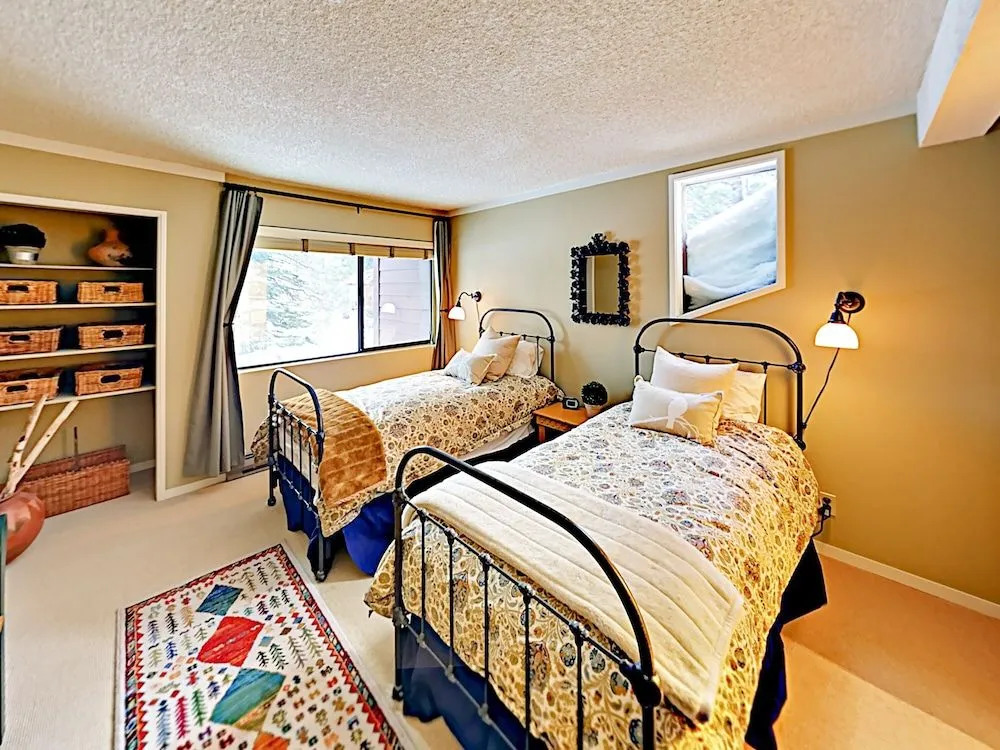 Mammoth Slopes Unit #72 - 2 Br Condo