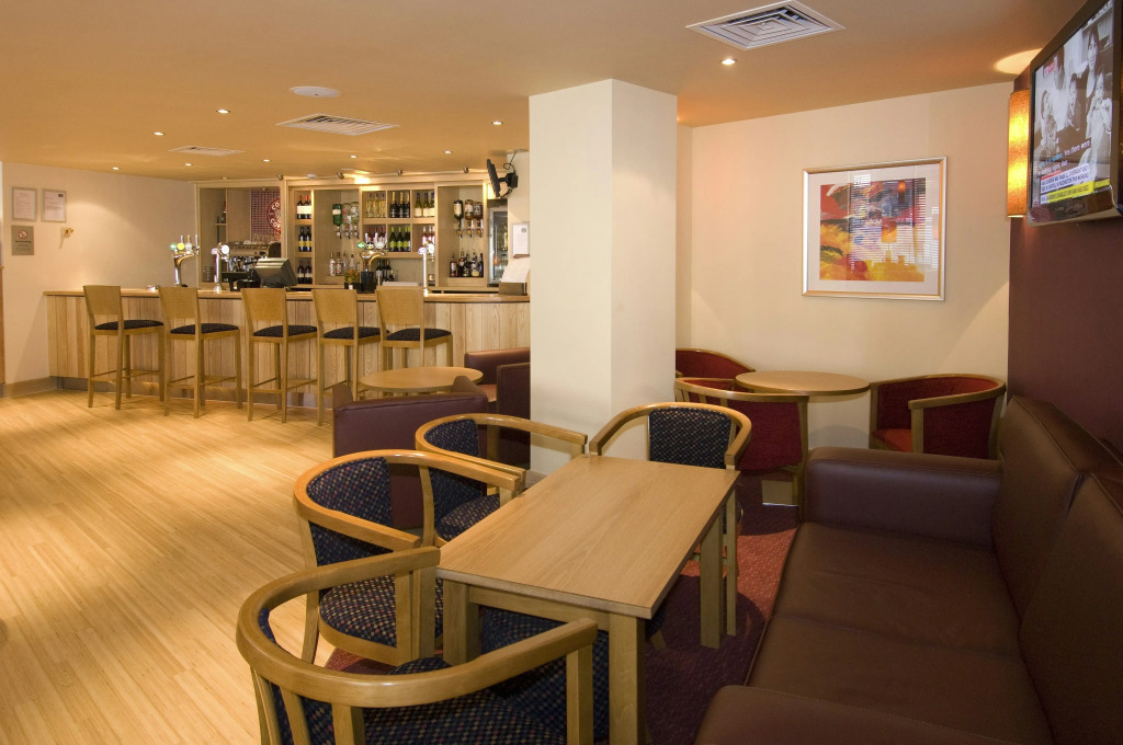 Premier Inn Chester - Railway Station