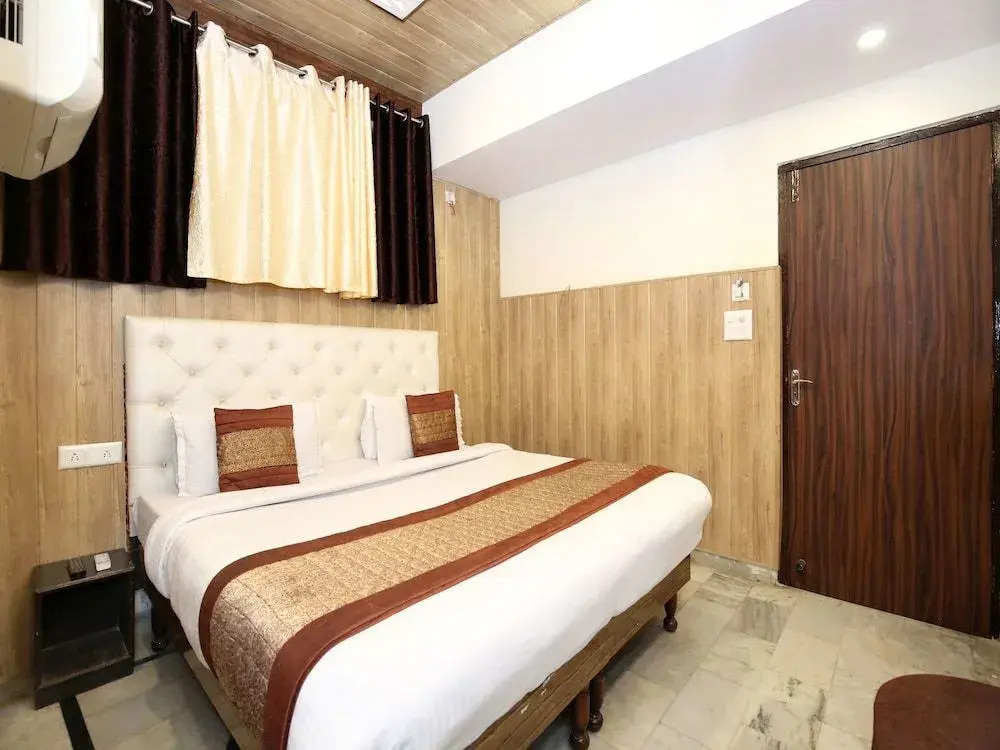 OYO 966 Hotel Sallow International