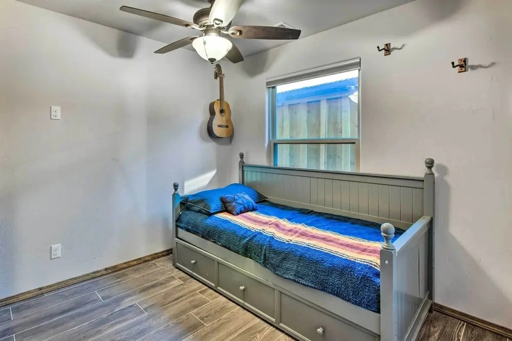 4 Units in Red River: Mtn Views, Steps to Main St