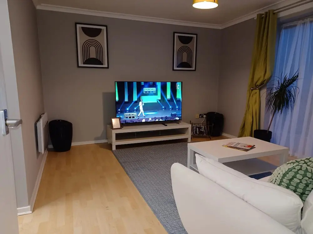 MALTING-GREEN DOOR-One Bedroom Apartment