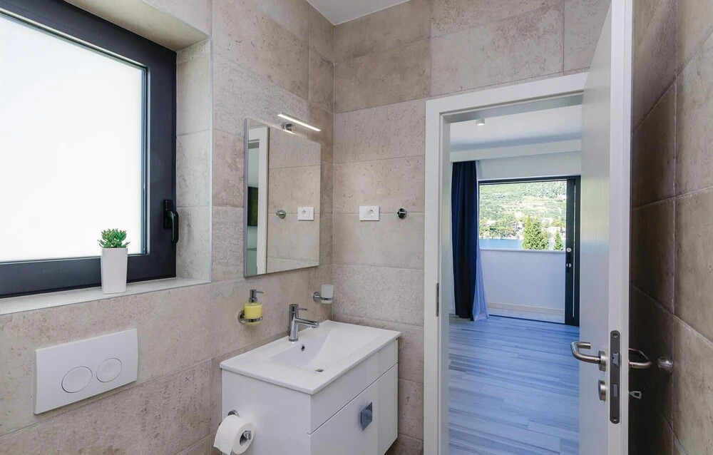 Four-Bedroom Holiday Home In Zaton Mali