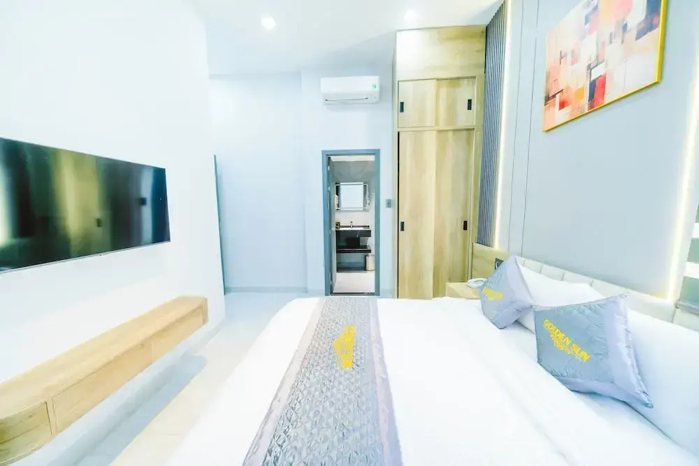 Golden Sun 6 Hotel - Near Tan Son Nhat Airport