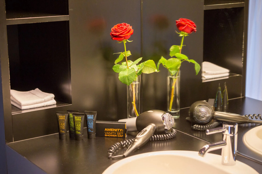 Dasbreitehotel am Rhein