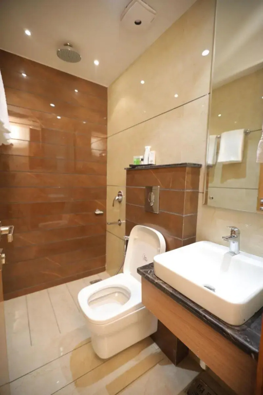 TreeHouse London Street Amritsar