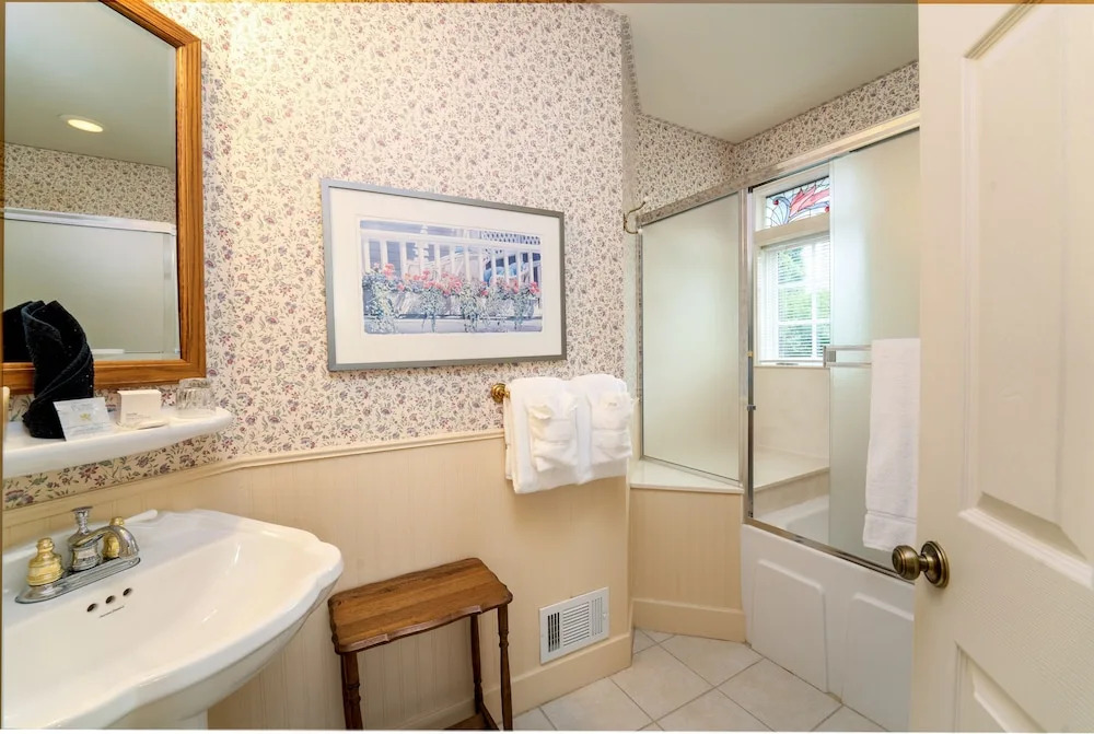 Yelton Manor Bed and Breakfast