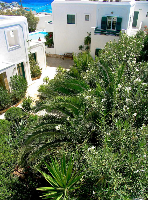 Keros Art Hotel