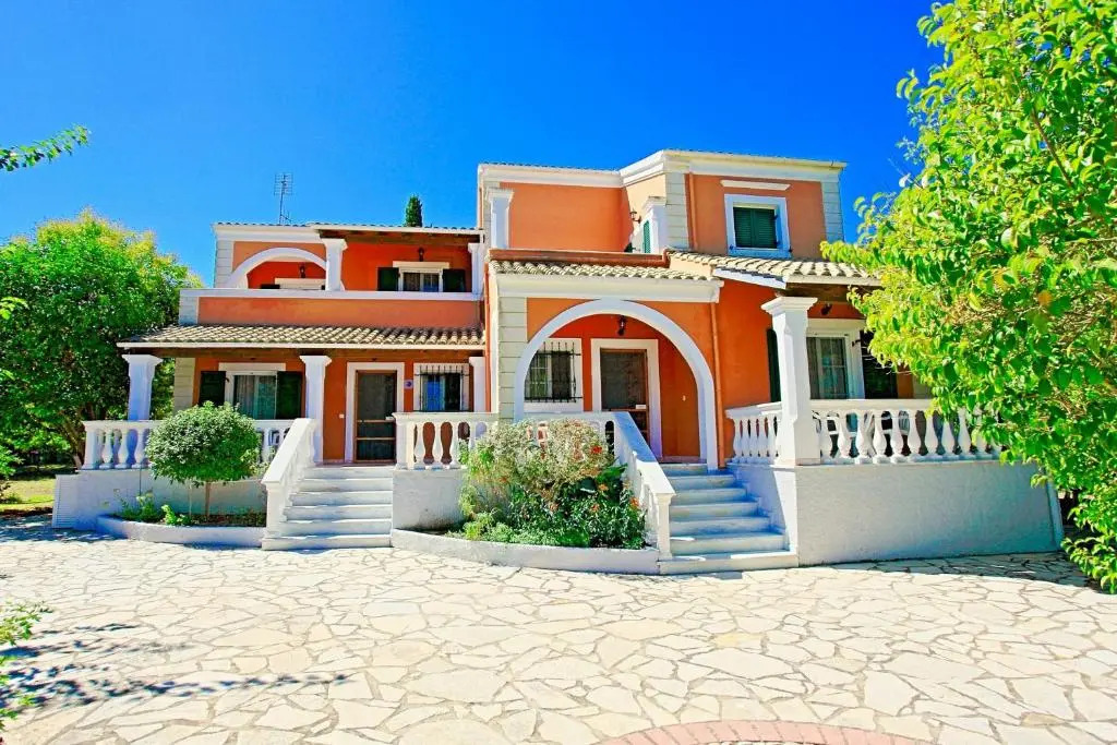 Beach Villa Petros with private pool by DadoVillas
