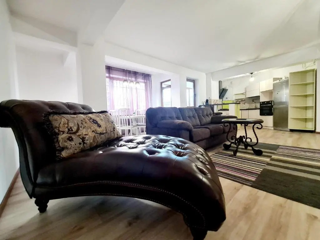R.O.S.E. Apartment