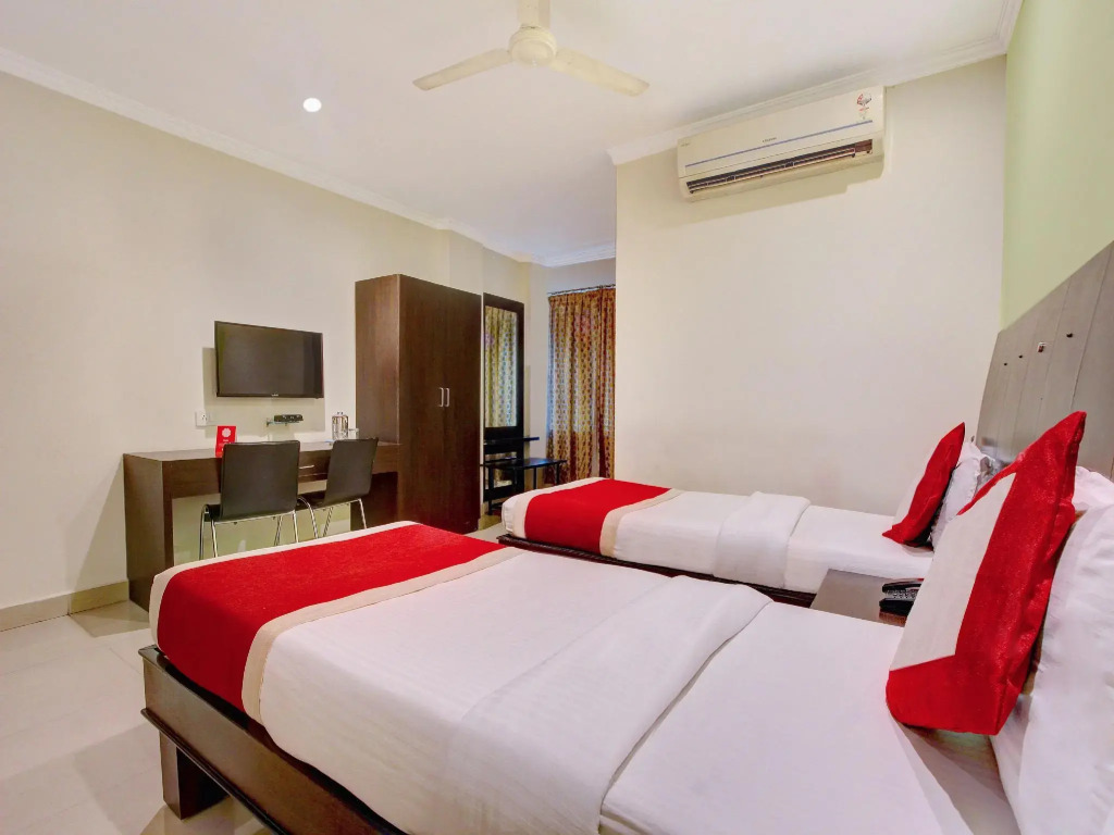 Collection O Alekhya Residency