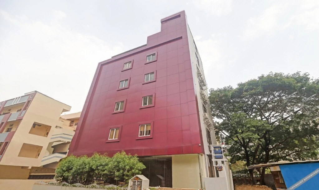 Treebo Trend Purple Square Hotel