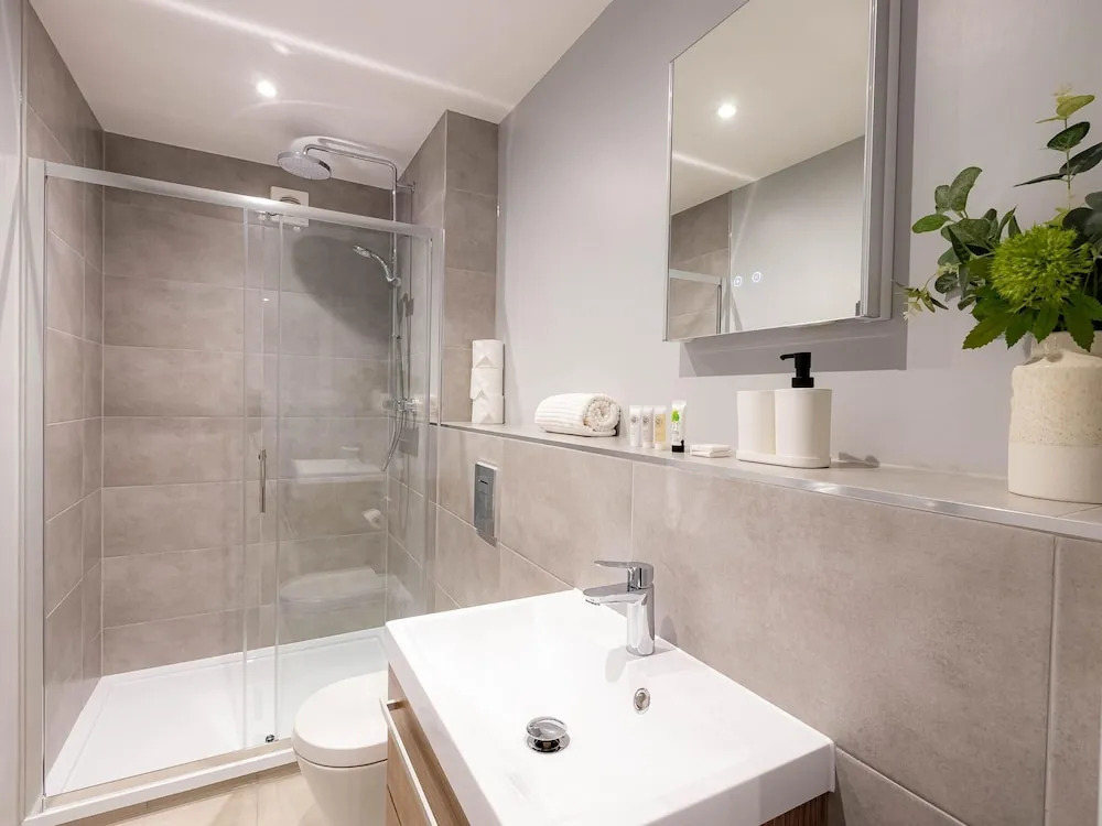 Victoria Park Vista One-bedroom by Sojo Stay