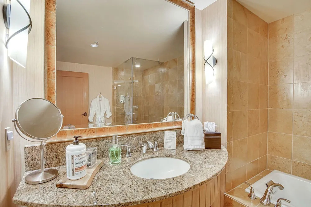 Pet-friendly Cle Elum Condo - Hike, Ski & Relax!