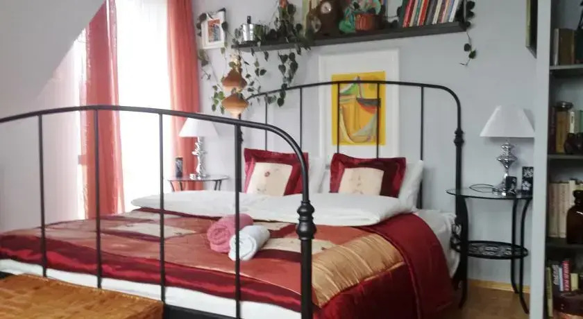 Dom z Sauną i Jacuzzi- na wyłączność lub pokoje