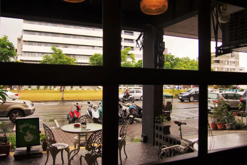 Bubbling Bunny Café - Hostel