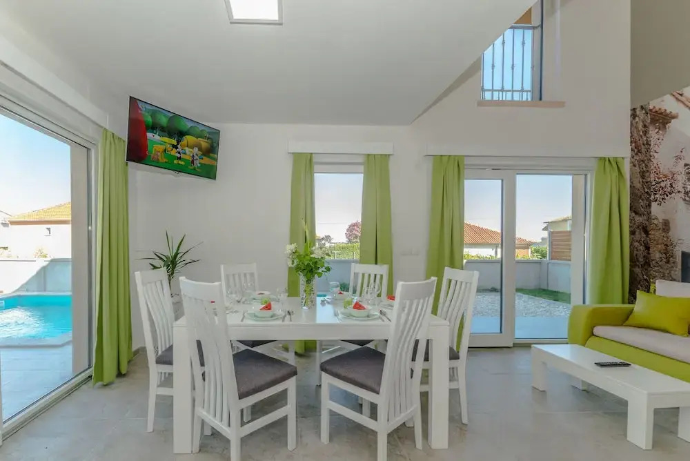 Villa "Luscinia"