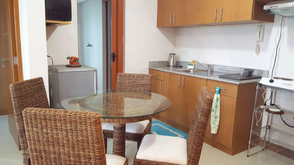 Mactan Seaside Apartments