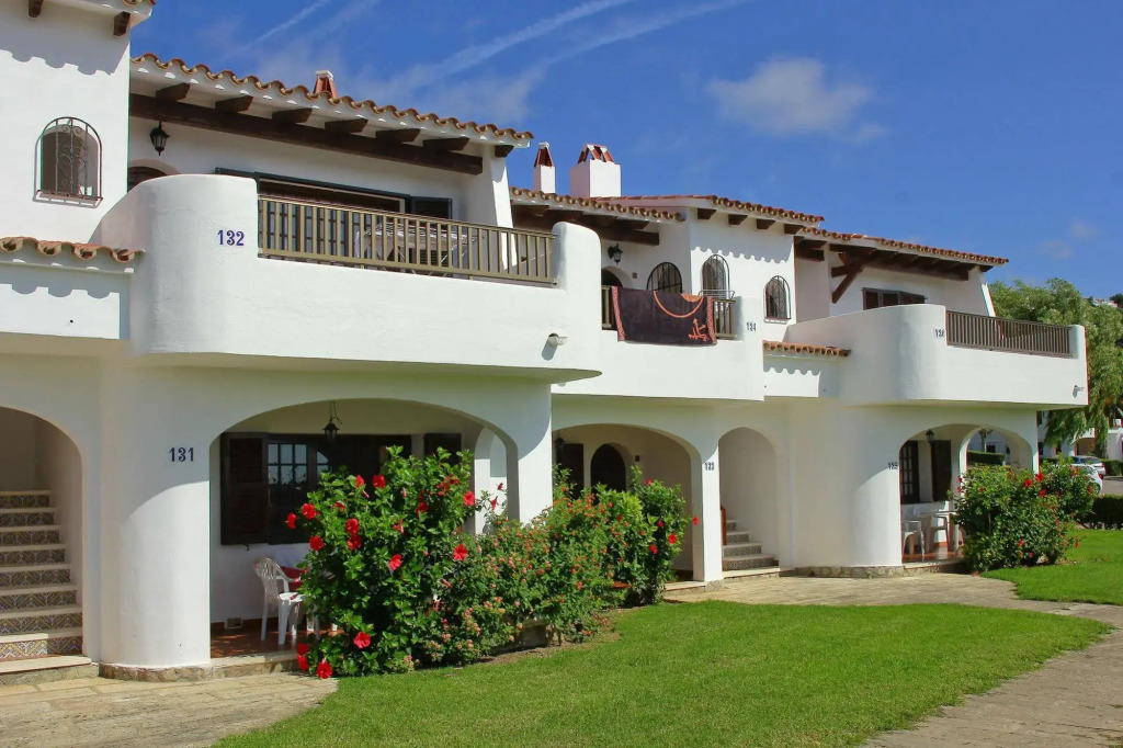 Apartamentos Son Bou Gardens By MENORCARENTALS